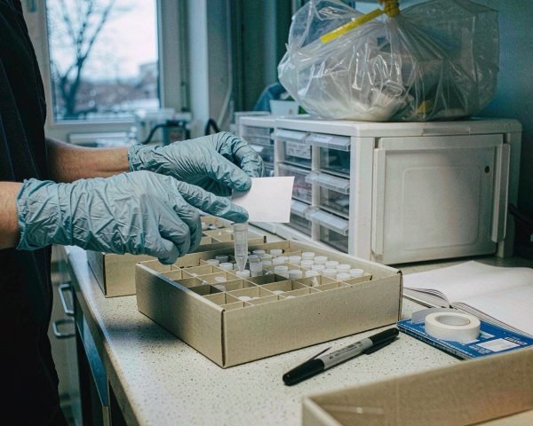 how to pick vial labels that survive freezers and solvents